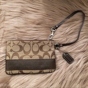 🌵 COACH / Signature Brown & Khaki Wristlet 🌵
